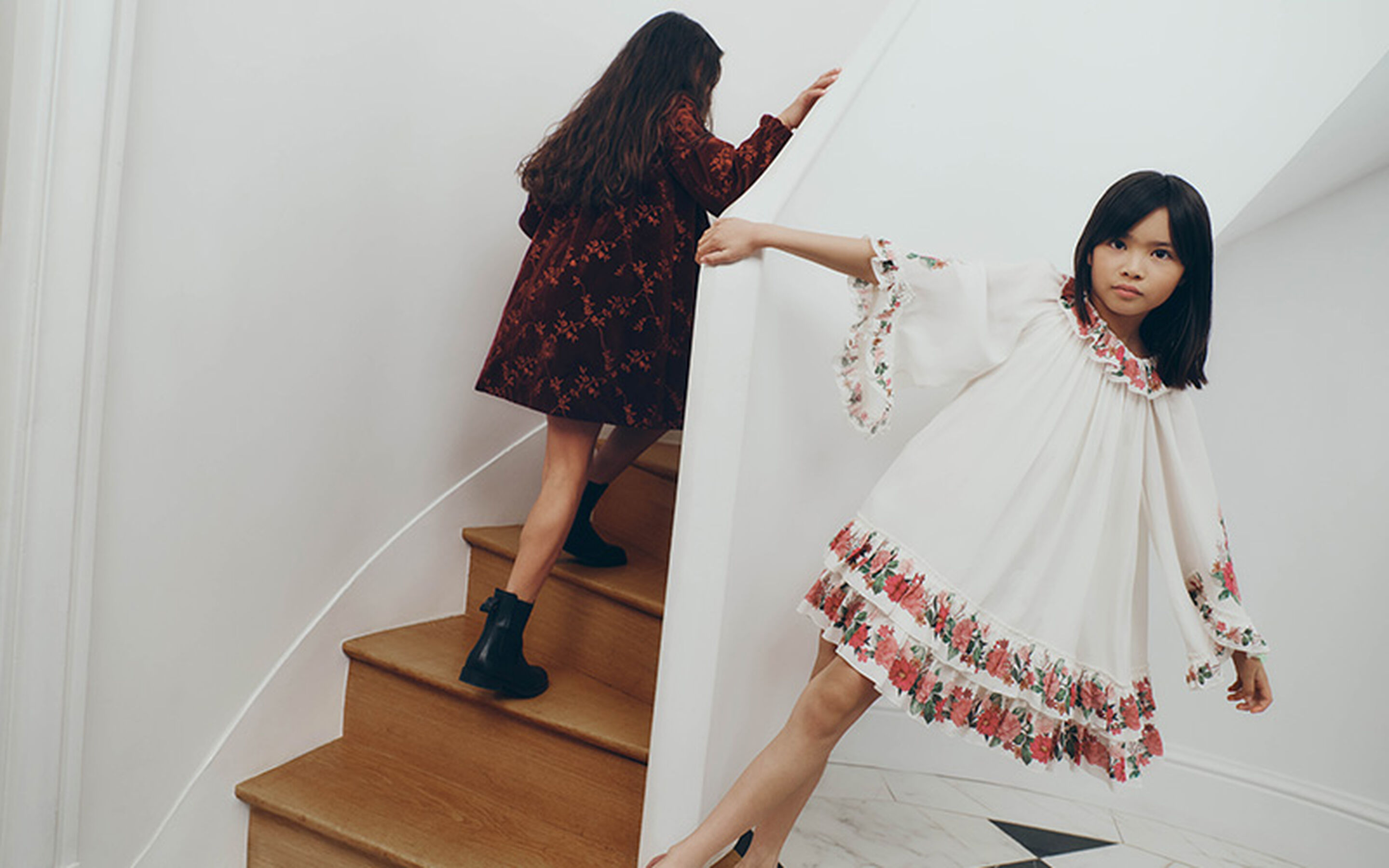 trends fashion girl occasion wear Chlo&eacute; for Kids around
