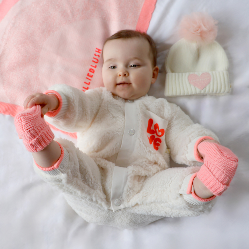 Knitted hat with pompom BILLIEBLUSH 
                    GIRL