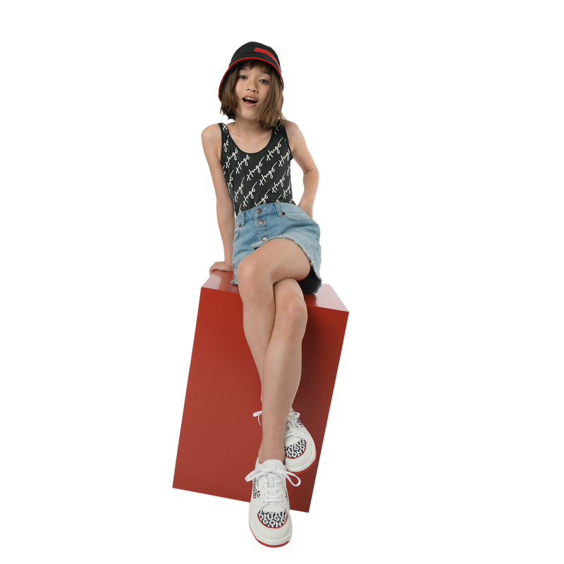 Reversible bucket hat