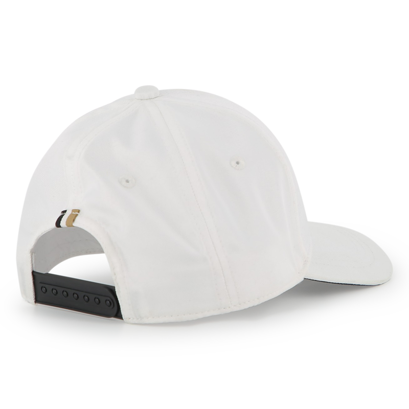 CAP WITH ADJUSTABLE CLOSURE BOSS 
                        BOY