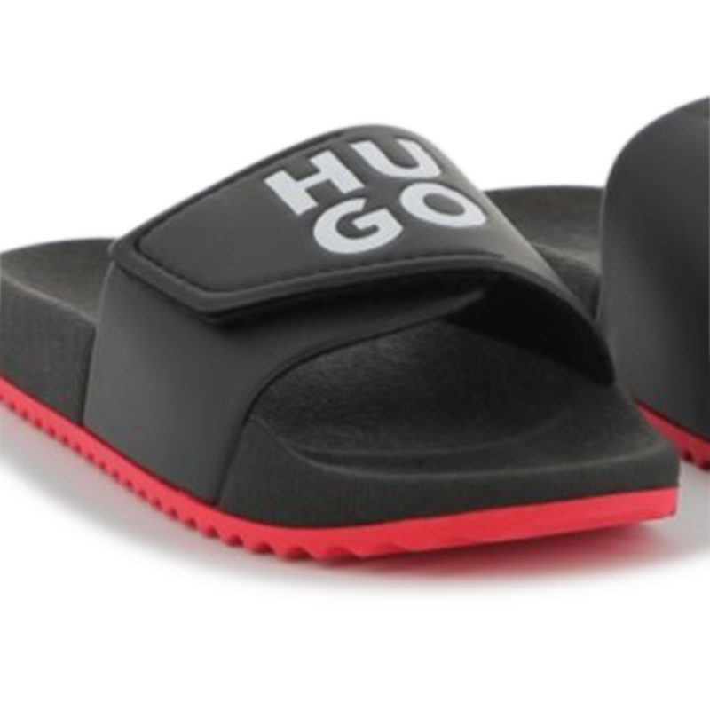 Two-tone sliders HUGO 
                        BOY