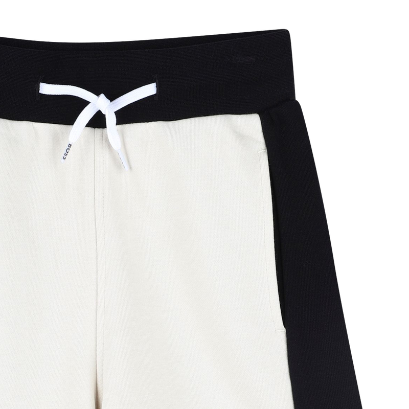 Tricolor Bermudas BOSS 
                        BOY