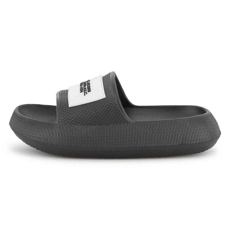 Slides MARC JACOBS 
                        BOY