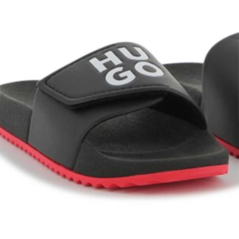 Two-tone sliders HUGO 
                    BOY