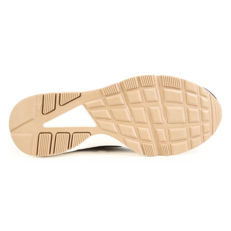 Sneakers with elastic