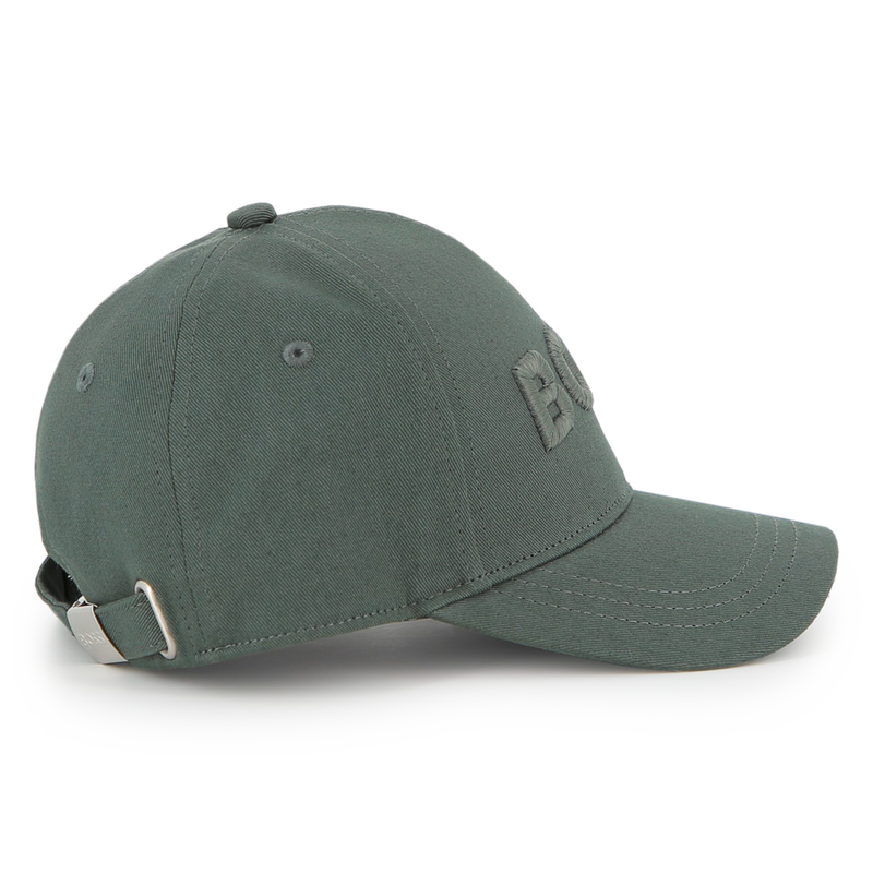 CAP WITH ADJUSTABLE CLOSURE BOSS 
                        BOY