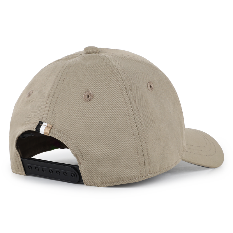 CAP WITH ADJUSTABLE CLOSURE BOSS 
                        BOY
