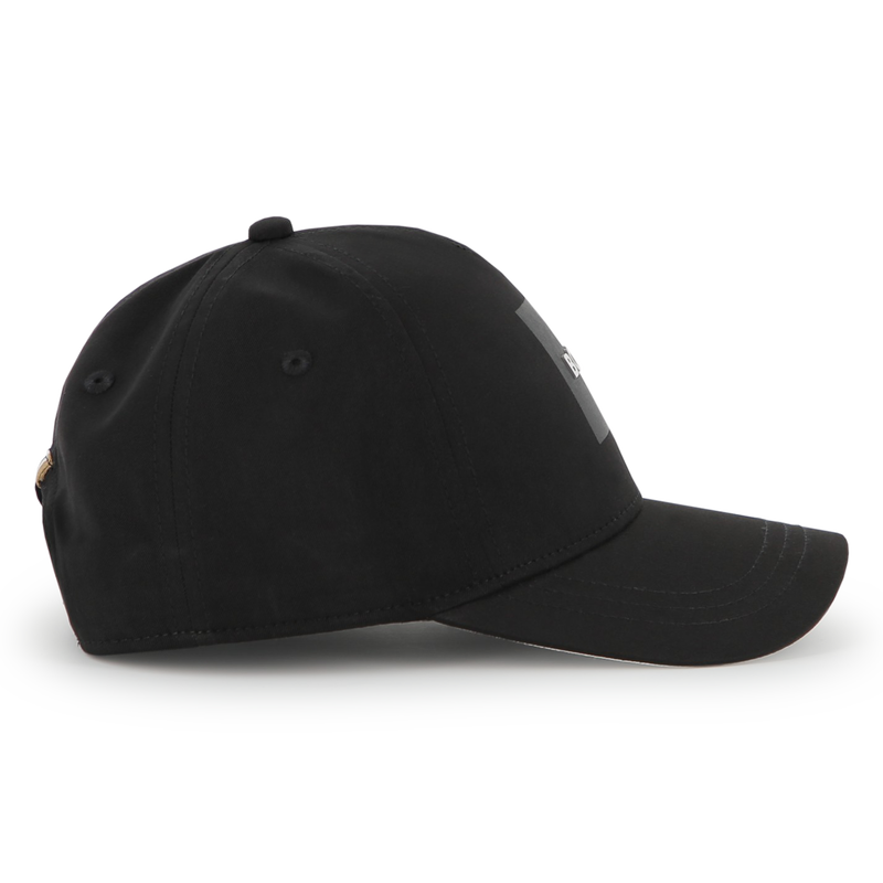 CAP WITH ADJUSTABLE CLOSURE BOSS 
                        BOY